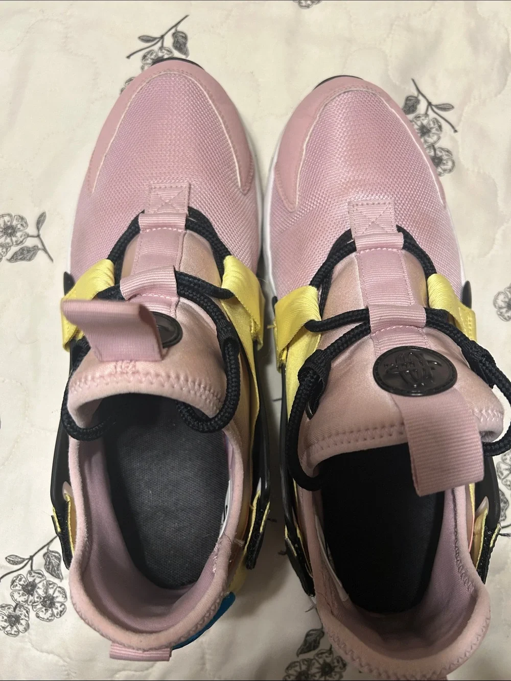 Nike Air Huarache city low plum chalk size 10 GUC - Picture 2 of 16